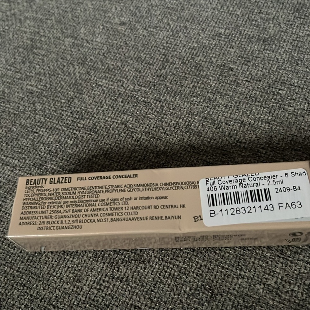 Beauty Glazed Concealer NWT - Picture 4 of 4